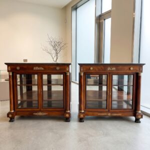 Vitrinen Geschirrschränke Anrichten Biedermeier 1820 Mahagoni Set