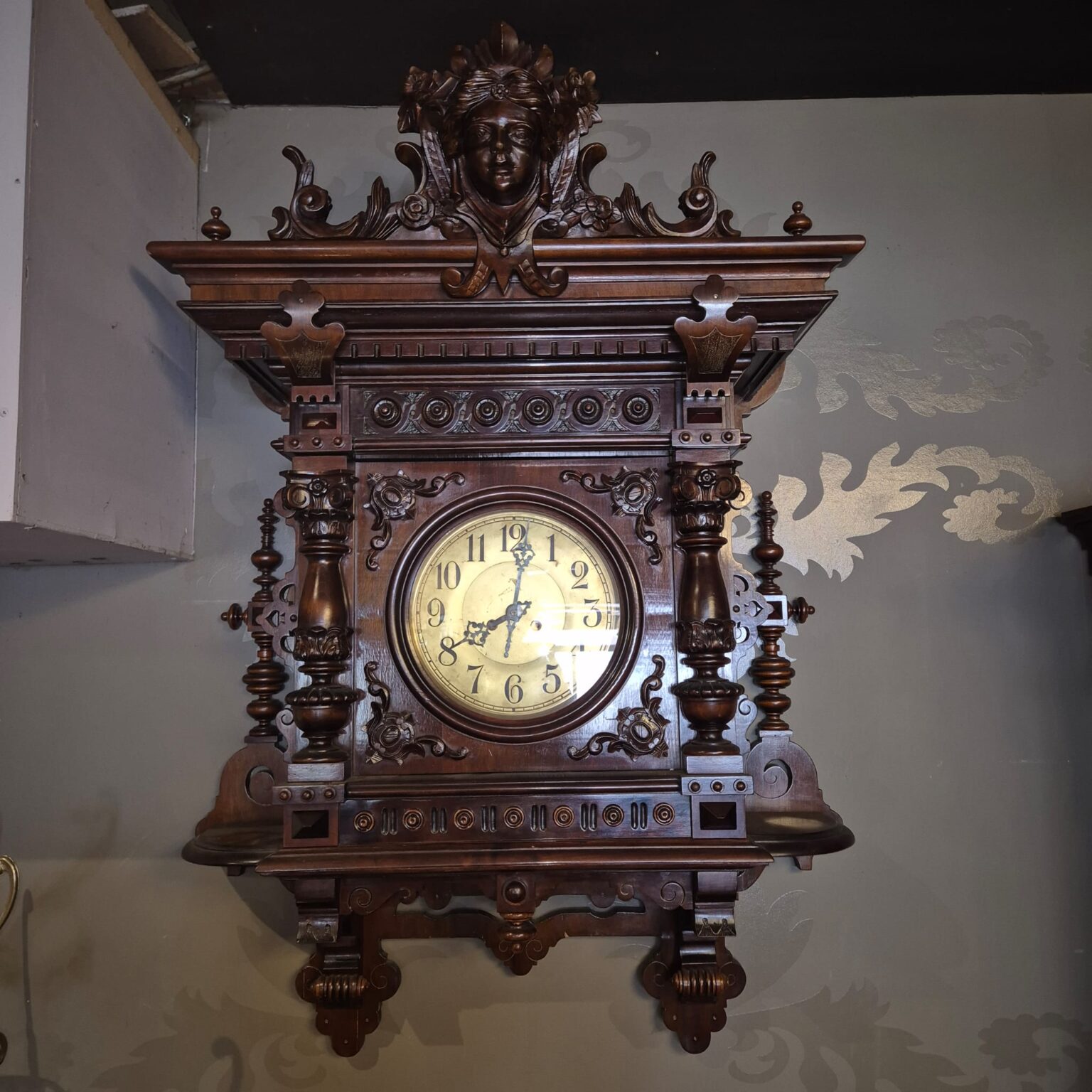 Antike Standuhren, Kamin- und Tischuhren - Nostalgiepalast