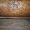 Vitrine Kabinettschrank Geschirrschrank Barock 1780 Nussbaum – Bild 7