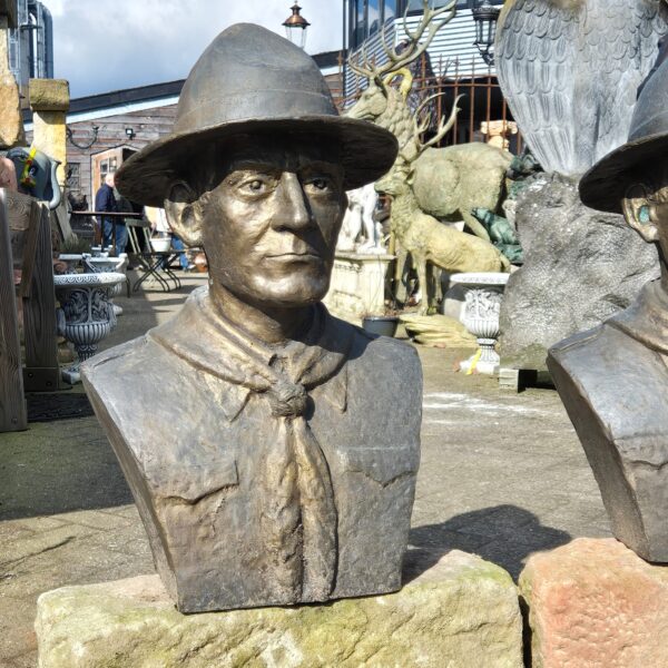 Skulptur Büste Pfadfinder Bronze 0,75 m