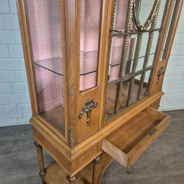 Vitrine Schrank Jugendstil 1910 Nussbaum – Bild 20