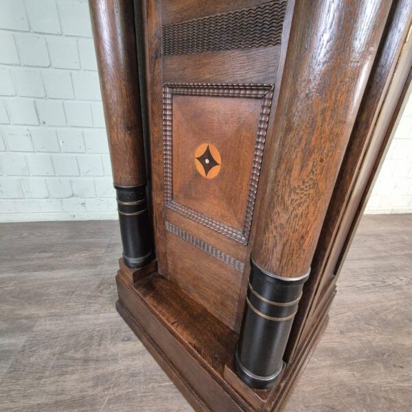 Vitrine Hochschrank Jugendstil 1920 Eiche – Bild 12