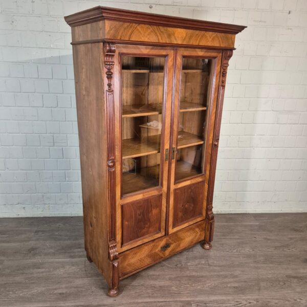 Vitrine Bücherschrank Gründerzeit 1880 Nussbaum