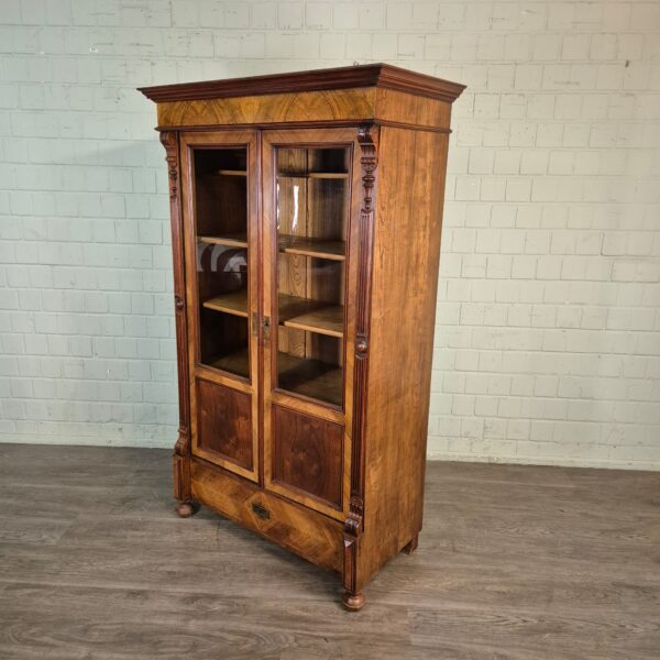 Vitrine Bücherschrank Gründerzeit 1880 Nussbaum – Bild 3