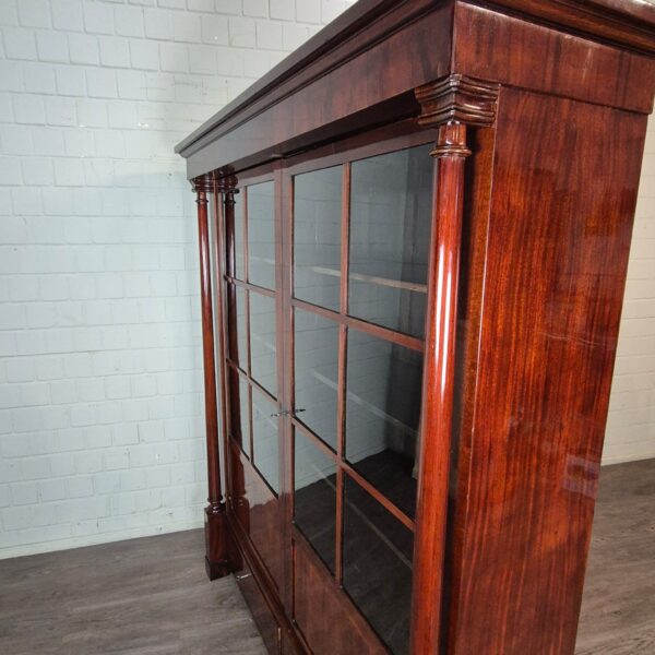 Vitrine Bücherschrank Biedermeier 1820 Mahagoni – Bild 8