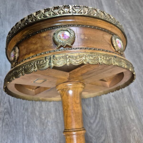 Beistelltisch Neubarock Nussbaum Marmor – Bild 14