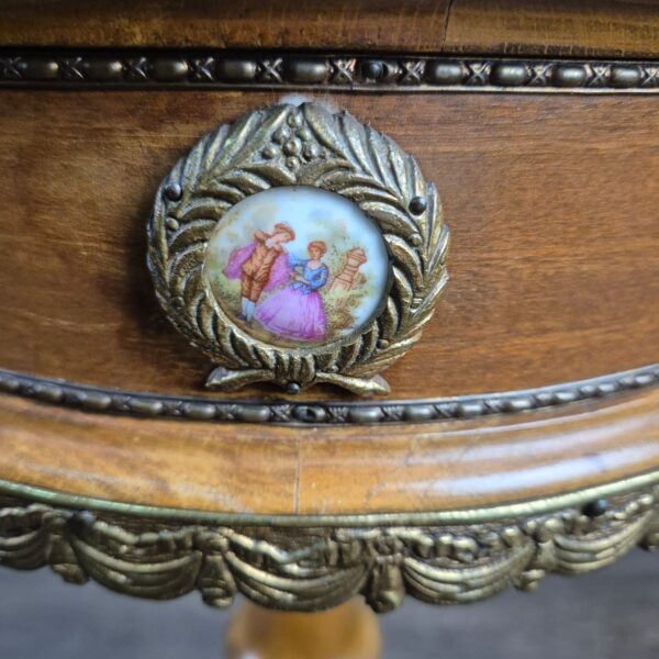 Beistelltisch Neubarock Nussbaum Marmor – Bild 6
