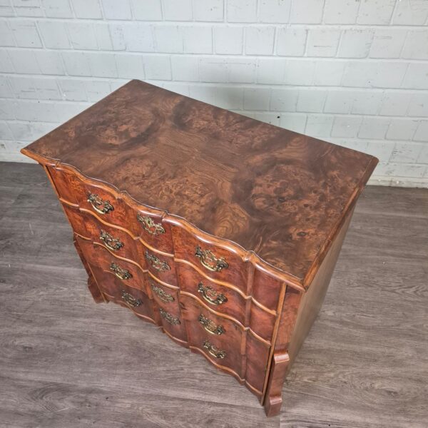 Kommode Neubarock Nussbaum 0,82 m – Bild 5