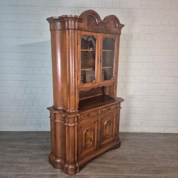 Buffetschrank Vitrine Neubarock Nussbaum 1,27 m – Bild 2