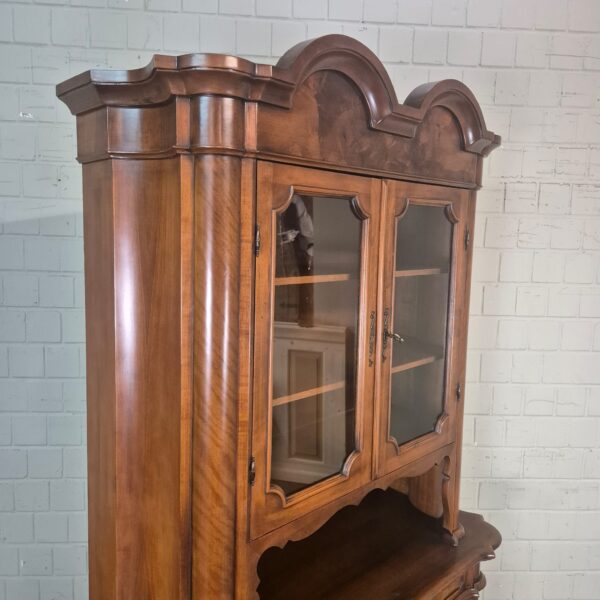 Buffetschrank Vitrine Neubarock Nussbaum 1,27 m – Bild 5