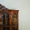 Vitrine Schrank Neubarock Nussbaum 1,47 m – Bild 9