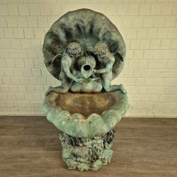 Brunnen Wasserspiel "Muschel mit Putten" Bronze 1,53 m