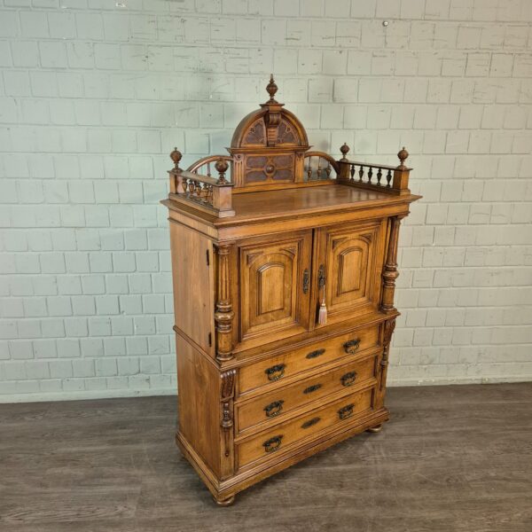 Schrank Kabinettschrank Gründerzeit 1880 Nussbaum