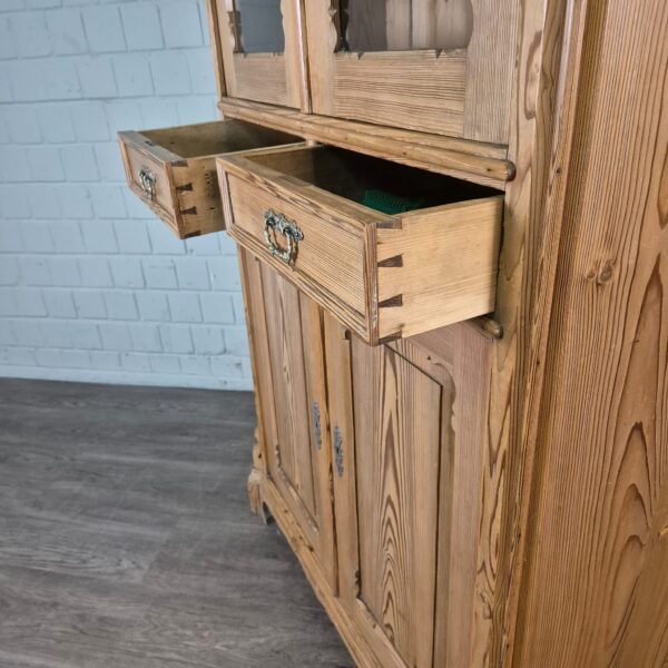 Vitrine Geschirrschrank Louis Philippe 1860 Kiefer – Bild 16