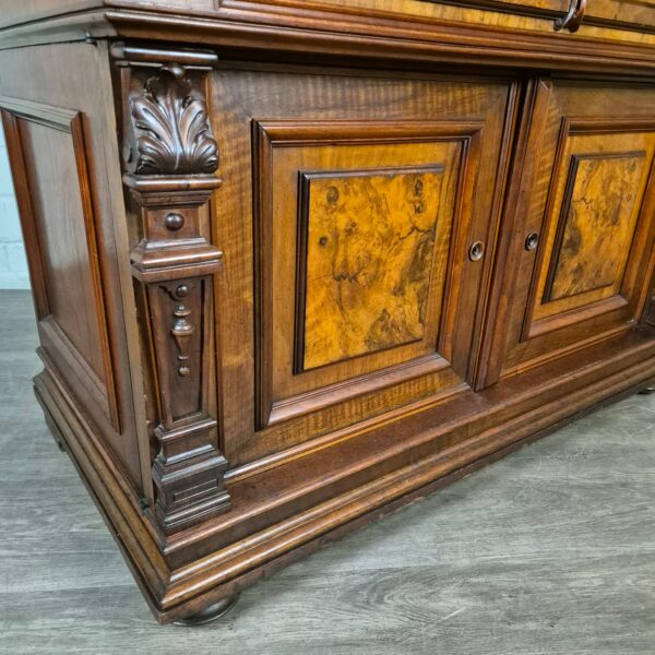 Vitrine Bücherschrank Gründerzeit 1880 Nussbaum – Bild 7