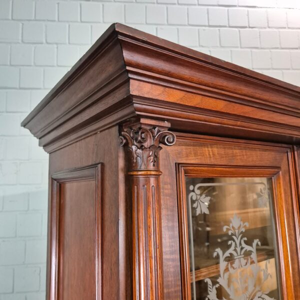 Vitrine Bücherschrank Gründerzeit 1880 Nussbaum – Bild 4