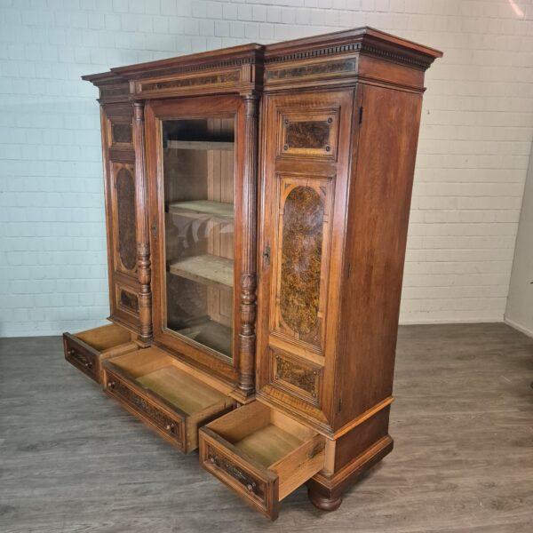Vitrine Bücherschrank Gründerzeit 1880 Nussbaum – Bild 23