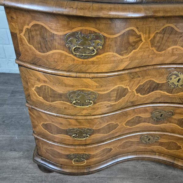 Barockkommode Kommode Barock 1770 Nussbaum – Bild 6