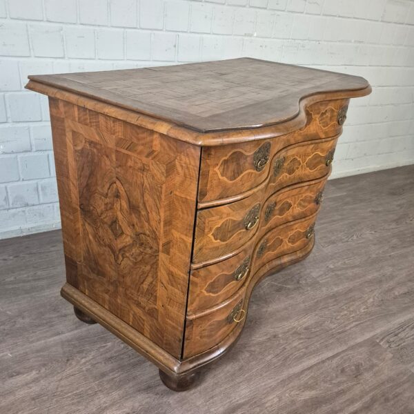 Barockkommode Kommode Barock 1770 Nussbaum – Bild 5