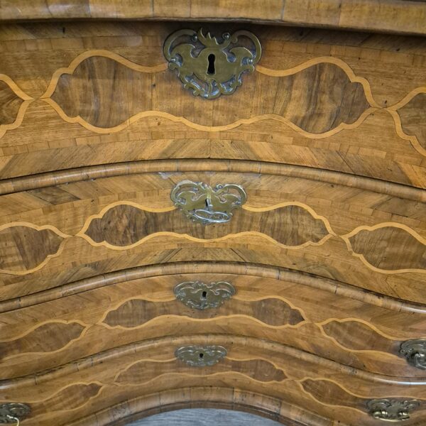 Barockkommode Kommode Barock 1770 Nussbaum – Bild 7