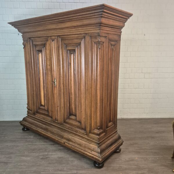 Frankfurter Wellenschrank Kleiderschrank Barock 1780 Eiche – Bild 3