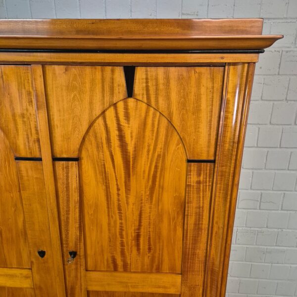 Schrank Kleiderschrank Biedermeier 1850 Kirschbaum – Bild 7