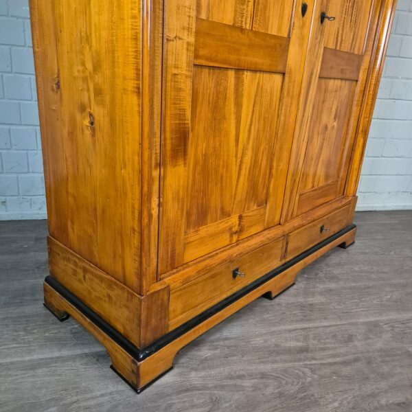 Schrank Kleiderschrank Biedermeier 1850 Kirschbaum – Bild 5
