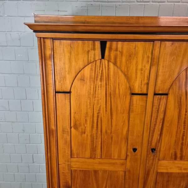 Schrank Kleiderschrank Biedermeier 1850 Kirschbaum – Bild 4