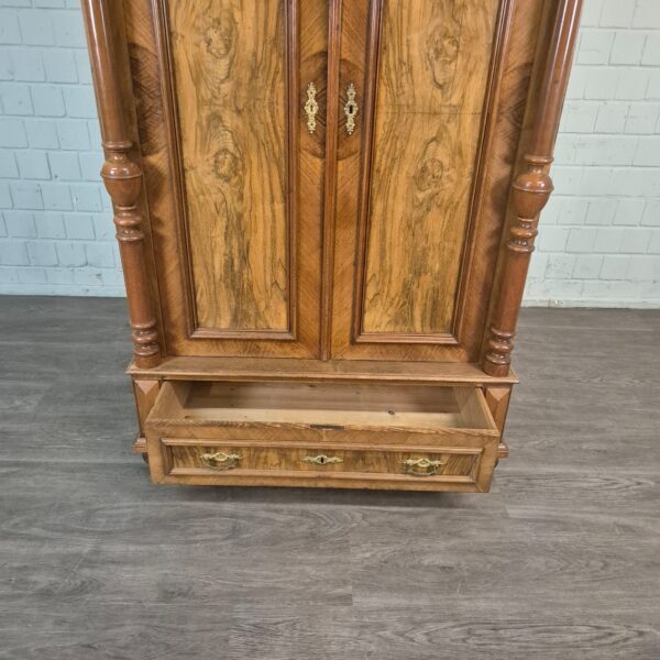 Kleiderschrank Schrank Gründerzeit 1880 Nussbaum – Bild 16