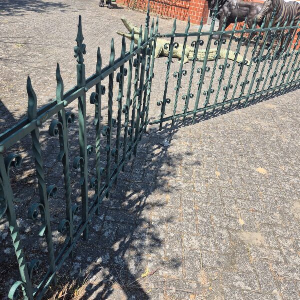Gartenzaun Zaunelement Gründerzeit 1880 Schmiedeeisen 21,00 m – Bild 3