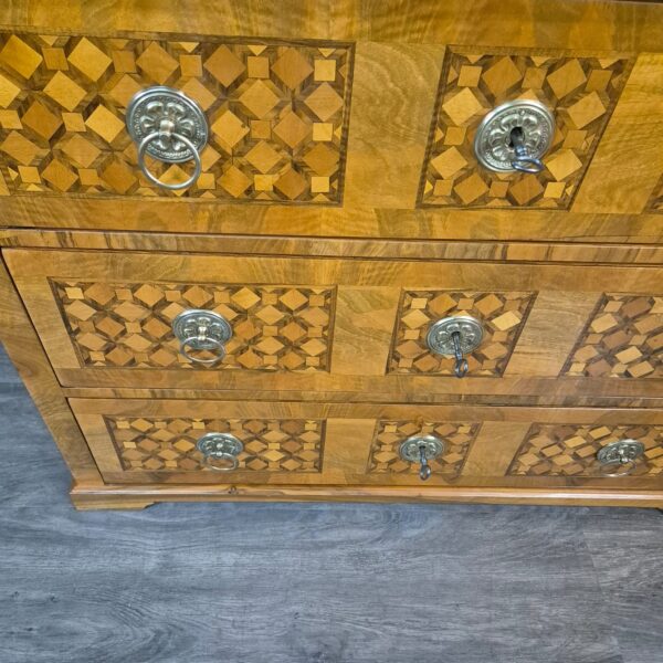 Kommode Biedermeier 1820 Nussbaum – Bild 5