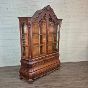 Vitrine Schrank Neubarock Nussbaum 1,45 m