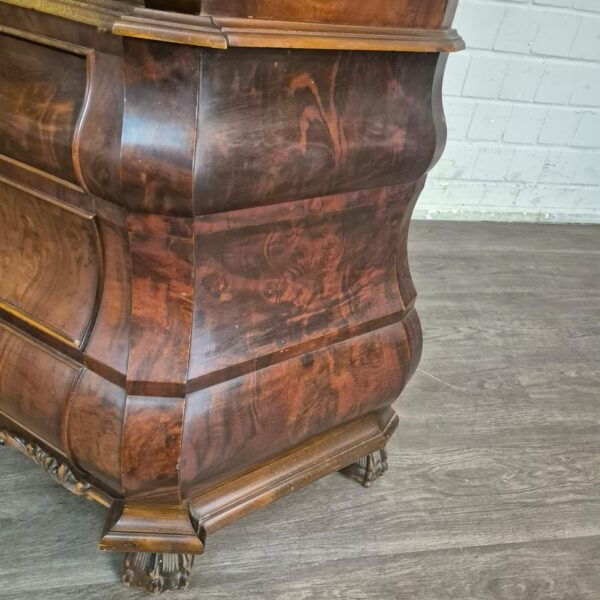 Vitrine Schrank Neubarock Nussbaum 1,45 m – Bild 7