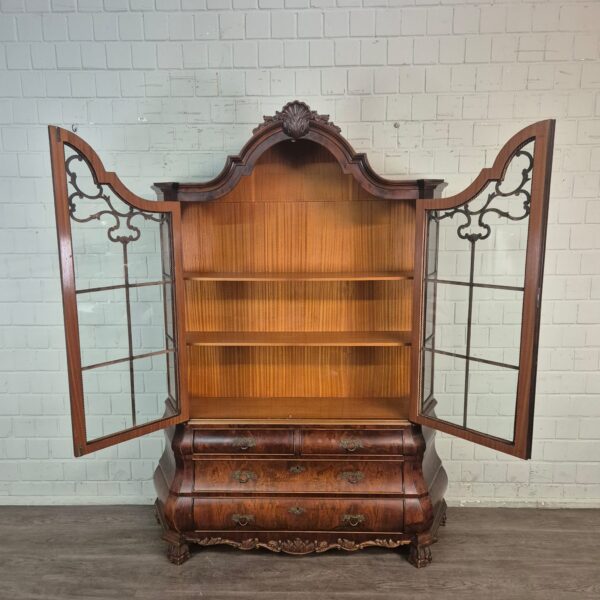 Vitrine Schrank Neubarock Nussbaum 1,45 m – Bild 8