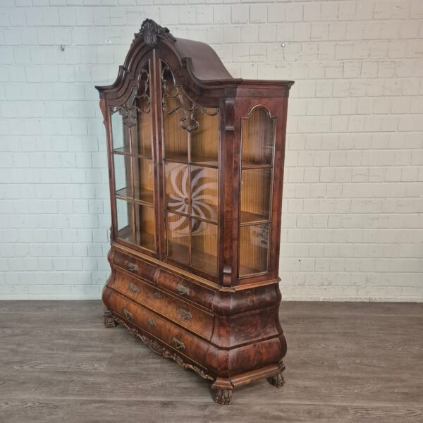 Vitrine Schrank Neubarock Nussbaum 1,45 m – Bild 3