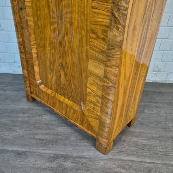 Schrank Kleiderschrank Biedermeier 1820 Nussbaum – Bild 8