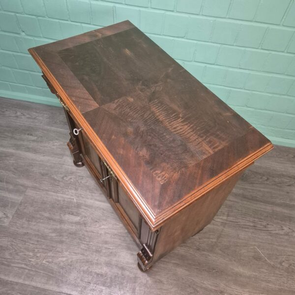Anrichte Halbschrank Gründerzeit 1880 Nussbaum – Bild 4