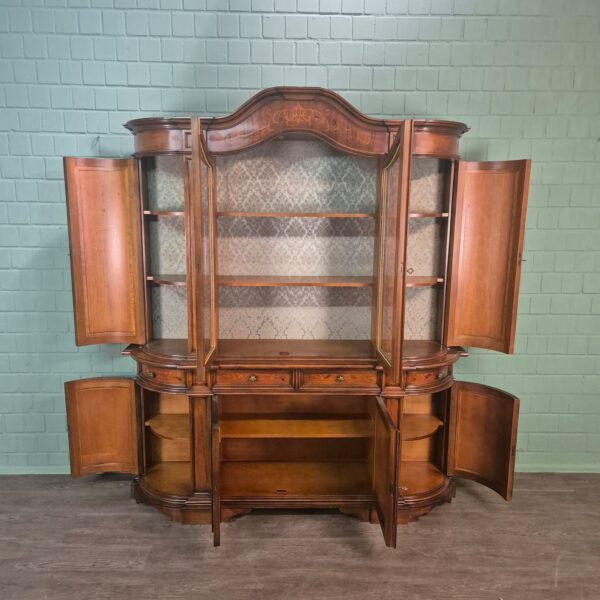 Vitrine Schrank Neubarock Nussbaum 1,85 m – Bild 15