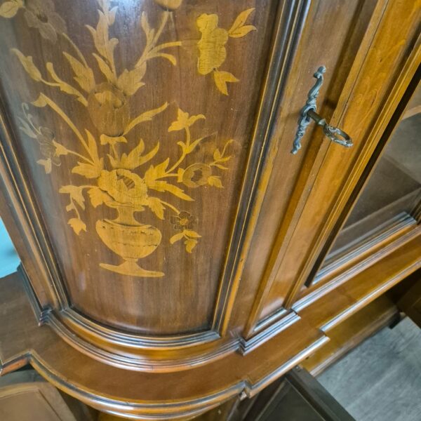 Vitrine Schrank Neubarock Nussbaum 1,85 m – Bild 5
