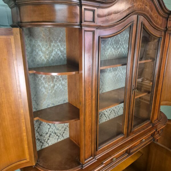 Vitrine Schrank Neubarock Nussbaum 1,85 m – Bild 16