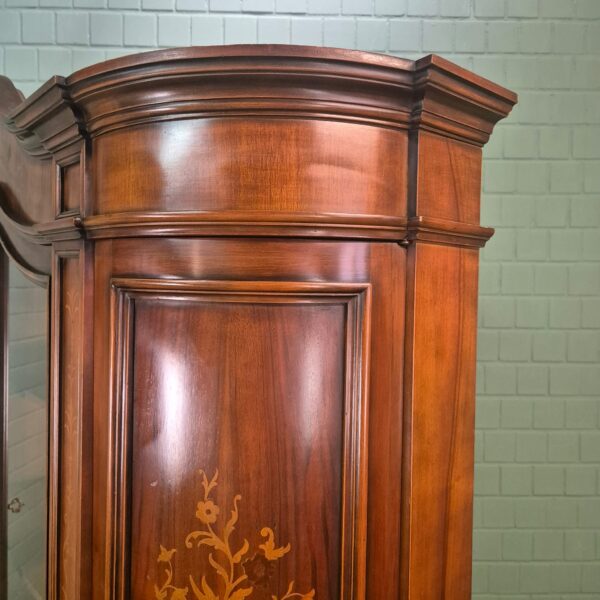 Vitrine Schrank Neubarock Nussbaum 1,85 m – Bild 12
