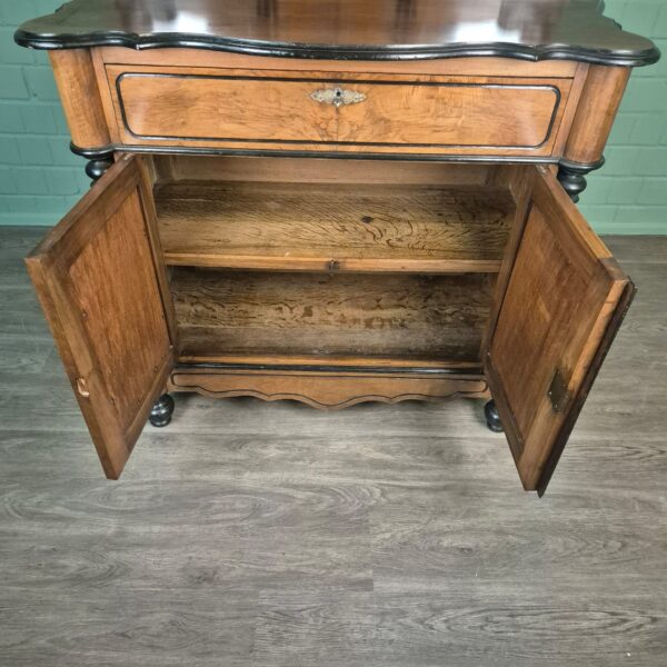 Halbschrank Anrichte mit Aufsatz Biedermeier 1850 Nussbaum – Bild 14