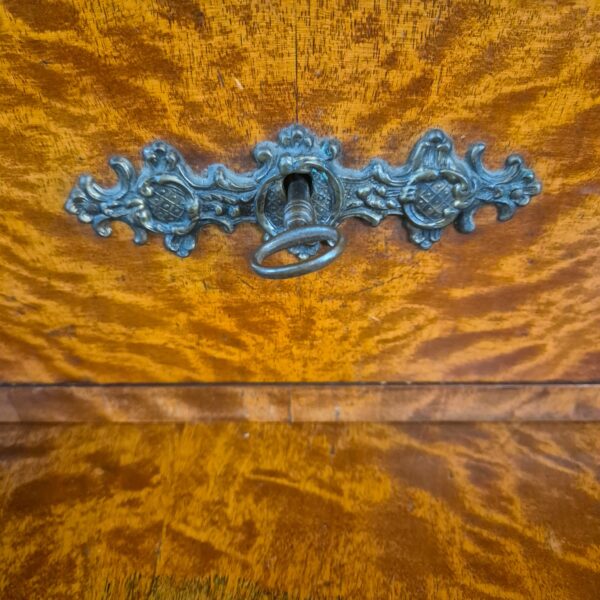 Vitrine Aufsatzschrank Gründerzeit 1880 Birke – Bild 9