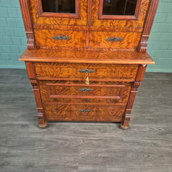 Vitrine Aufsatzschrank Gründerzeit 1880 Birke – Bild 5