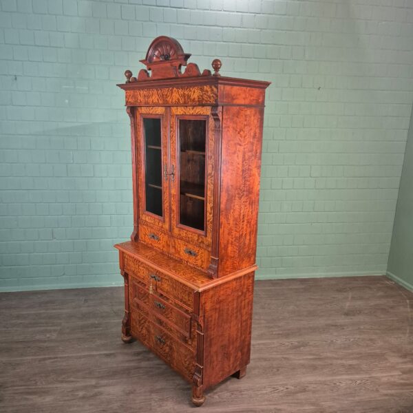 Vitrine Aufsatzschrank Gründerzeit 1880 Birke – Bild 3