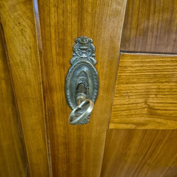 Schrank Kleiderschrank Biedermeier 1825 Kirschbaum – Bild 10