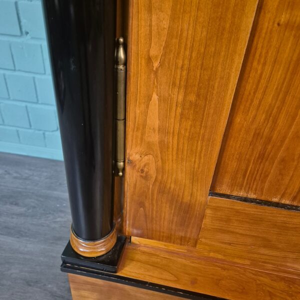 Schrank Kleiderschrank Biedermeier 1825 Kirschbaum – Bild 6