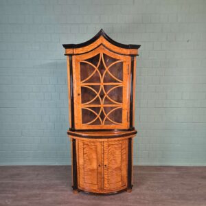 Eckschrank Eckvitrine Biedermeier 1810 Birke
