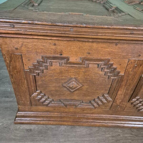 Truhe Barock 1760 Eiche – Bild 6