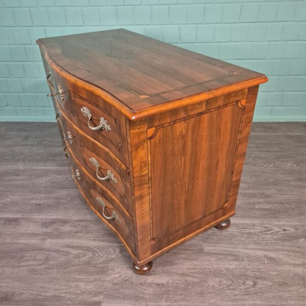 Barockkommode Kommode Barock 1770 Nussbaum – Bild 4